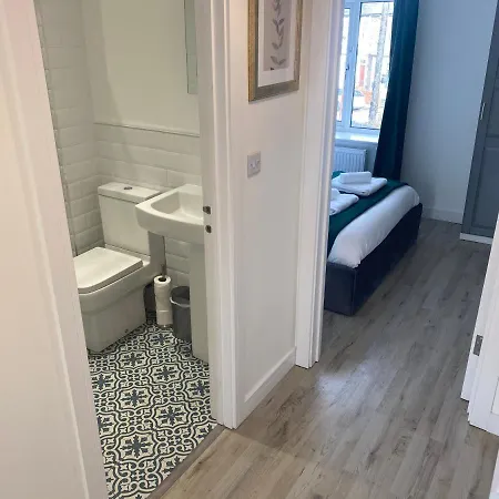 Stylish Pontcanna Flat Near City Centre Cardiff Exterior photo